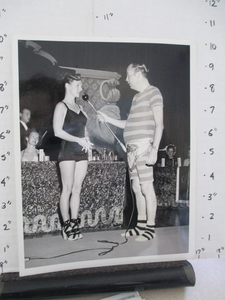 Foto de radio de televisión NBC 1940 REINA POR UN DÍA Virginia Hunt Newman traje de baño de buceo Foto 1 de 1