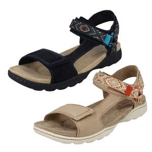 *VERKAUF* Damen Clarks Amanda Step Wildleder Flach Geh Sandalen - Picture 1 of 19