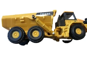 1/64 John Deere Off Road Dump Truck - Picture 1 of 6
