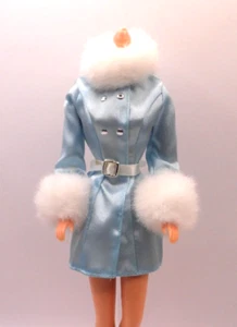 Barbie Vtg Fashion Ave Boutique 1996 Ice Blue Coat with White Faux Fur Trim - Picture 1 of 5