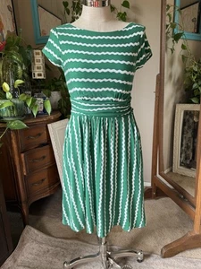 Boden Green White Wavy Stripes Dress (with Pockets) Size 8P - Picture 1 of 10