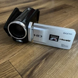 Sanyo Xacti Retro Compact Digital Video Recorder Camera Silver Tested Sd Card HD - Bild 1 von 15