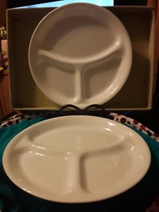 Corelle WINTER FROST WHITE 10-3/8" Divided Dinner Plate/Grill Plate Set of 2 EUC - Picture 1 of 7