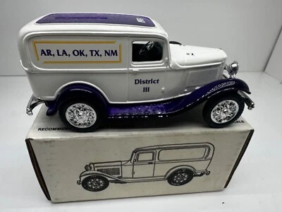 Ertl 1932 Panel Delivery Truck Bank Die Cast 1/25 Scale district 3 (A22) — 第 1/4 张图片