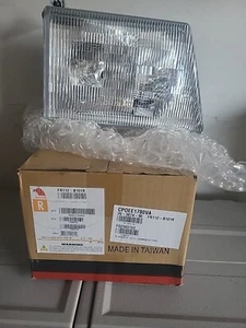 For Ford Econoline Headlight 1997-2007 Passenger Side FR112-B101R - Picture 1 of 5