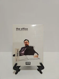 The Office: The Complete First Series (DVD, 2003, 2-Disc Set, Digi-Pack) - Foto 1 di 7