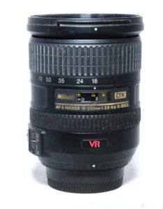 Lente Nikon 18-200 mm f3,5-5,6 G AF-S DX ED VR - Imagen 1 de 3