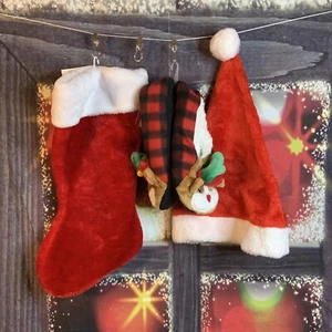 Holiday Slipper Socks Lot Of 1 Pair,1 Stocking And 1 Santa Hat.NWT. - Picture 1 of 9