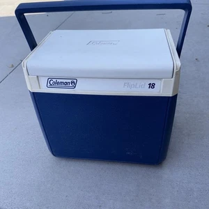 Vtg Coleman 18 Cooler Blue Flip Lid With Cup Holders Retro USA - Picture 1 of 6