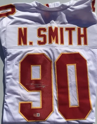 Camiseta deportiva personalizada firmada por Neil Smith Kansas City Chiefs Beckett BAS autógrafo certificado de autenticidad Foto 1 de 2