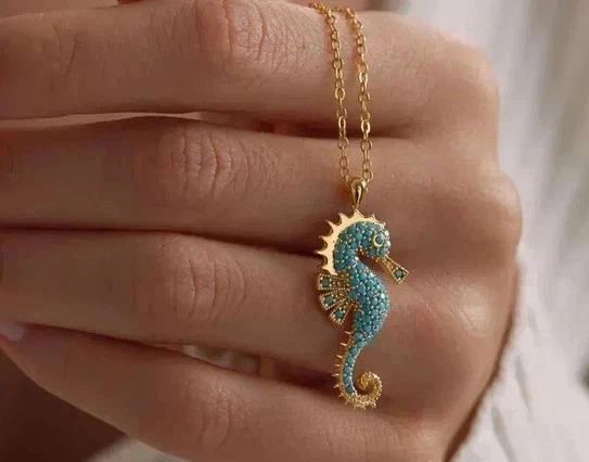 Colgante Caballito de Mar 18" Cadena Simulada Corte Redondo Turquesa Chapado en Oro Amarillo 14k Foto 1 de 4