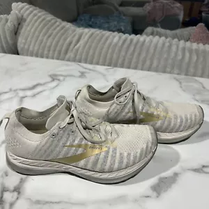 Zapatos para correr Brooks Bedlam para mujer talla 9,5 medianos (B) grises y dorados - Imagen 1 de 6