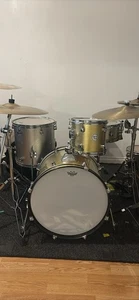 Acoustic Drum Kit - Picture 1 of 3
