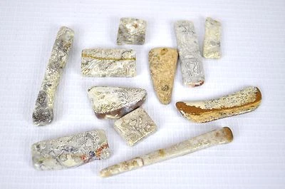 11 PIECE LOT Lace AGATE Polished Stone NUGGETS 1.7gr Total Weight - Image 1 of 4