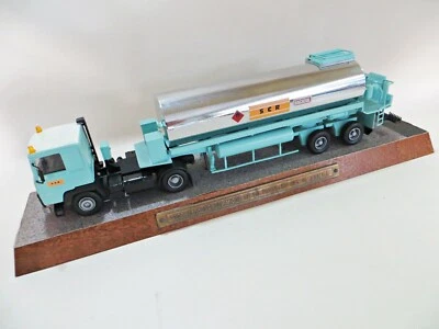 Camión cisterna CEF REPLEX ""RENAULT R340 4x2 SCR"" 1:50. EN CAJA. RARO. Foto 1 de 4