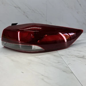 Tail Light Right Passenger Outer Brake For Hyundai Elantra 2017-2018 - Foto 1 di 6