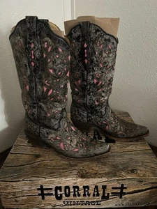 Women’s Corral Vintage Black-COG/ Pink Goat Laser Overlay Boots- Size 8.5 - Picture 1 of 6