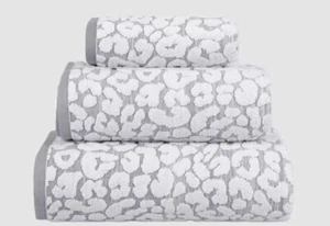 Leopard Jacquard Bath Towels and/or Bath Mat Grey & White 100% Cotton 550gsm - Picture 1 of 4