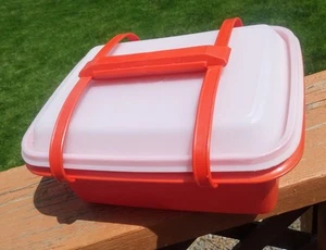 1254-3 Tupperware w/lid & Carry Handle VINTAGE Lunch Box EUC See! Very Clean Box - Picture 1 of 5
