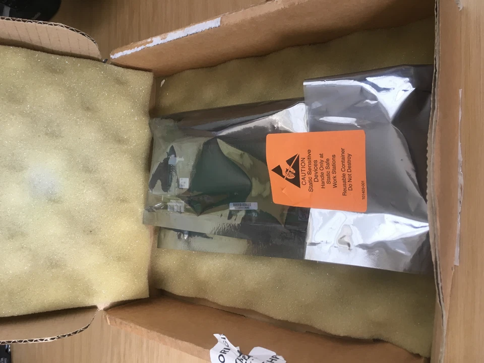 NEW HP 385836-001 SCSI CONTROLLER CARD - Image 1 of 1