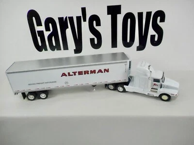 Литой под давлением тракторный прицеп Pem Alterman масштаб 1:64 - Изображение 1 из 4