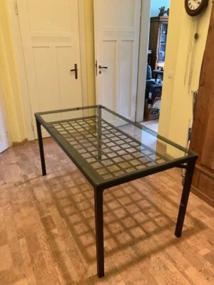 Glastisch mit Metallgestell und Ablagegitter LxBxH = 150x78x75,5 cm - Bild 1 von 4