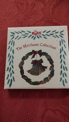 RUSS THE HEIRLOOM COLLECTION #5918 CHRISTMAS Bells ORNAMENTO NOVO na CAIXA - Imagem 1 de 3