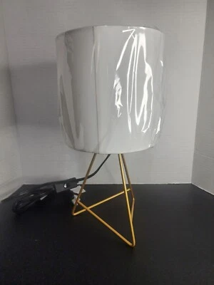  Lámpara de mesa Down to the Wire con pantalla de tela lámpara de noche 13,5" X 7" dorada Foto 1 de 4