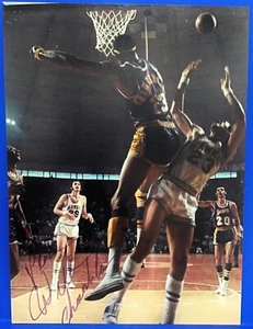 Wilt Chamberlain Autograph Photo PSA/DNA Authentic NBA HOF - Picture 1 of 4