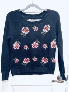 Princess Vera Wang Black Pink Floral Pullover Sweater Size Juniors Medium - Picture 1 of 4