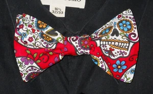 DAY OF THE DEAD SKULLS HANDMADE CLIP ON BOW TIE RED - Picture 1 of 4