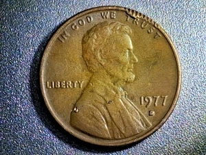 💥1977-D Lincoln Memorial Penny Rim Error *MAJOR ERROR*. Filled Mint Mark💥 - Picture 1 of 4