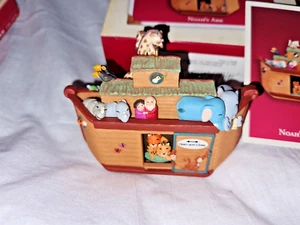 Hallmark Keepsake Ornament Vintage 2005 Noah Ark Open/Close Christmas Tree New - Picture 1 of 4