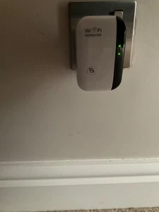 WiFi Signal Extender Range Repeater Booster Internet Amplifier 300Mbps - UK Plug - Photo 1/2