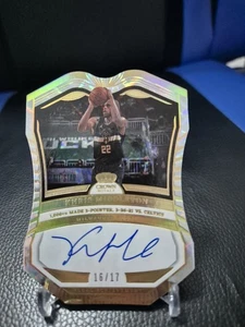 2021-22 Panini Crown Royale FOTL- Khris Middleton Regal Achievement Auto  /17  - Bild 1 von 3