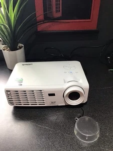⭐️ Vivitek D517  VGA DLP Projector VGC. Fully Functional. ⭐️ - Picture 1 of 11
