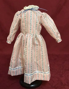 Sehr hübsches rosa geblümtes Vintage Puppenkleid - Bild 1 von 9