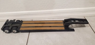 Remolque Lowboy negro nuevo plástico ray 1/24 19" largo, sin embalaje #B 554 Foto 1 de 4