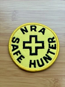 Vintage NRA Safe Hunter gelb Aufnäher Patch Emblem NATIONAL RIFLE ASSOCIATION .22 P - Bild 1 von 4