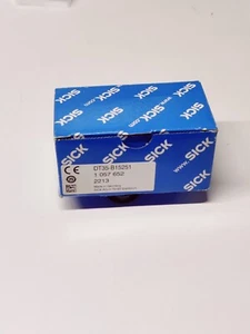 Sick dt35-b15251 Distance Sensor - Picture 1 of 2