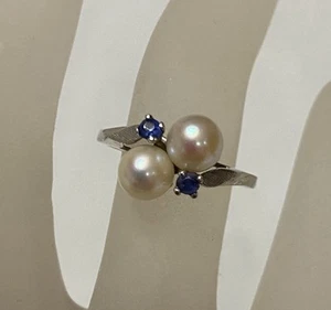 14k White Gold Cultured Pearls & Sapphires Ring Beautiful Size 5.75” Weighs 2.3g - Picture 1 of 13