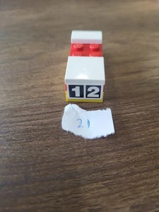 Beklebte Montage 5 x 2 x 1 mit weißer Zahl 1 und 2 auf schwarzen Quadraten Muster - Bild 1 von 4
