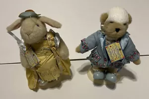 Muffy & Hoppy mirando en la colección Mozart: un minuto más nuevo con soporte - Imagen 1 de 3