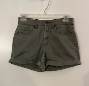 Pantaloncini MIDI a vita alta con polsini verde oliva Aeropostale taglia 0 - Foto 1 di 6