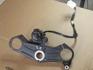 2021 - 2024 KAWASAKI NINJA ZX10R OEM Upper Top Triple Tree Fork W Ignition Sw - Picture 1 of 2