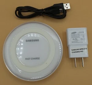 Samsung OEM Original Fast Charge Wireless Qi Smartphone Charging Pad - White - Picture 1 of 1