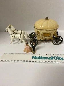 Vintage Wilton Cinderella Horse Carriage Wedding Cake Topper w/Bride and Groom - Picture 1 of 6