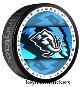 Disco de hockey de recuerdo con diseño de medallón de mamut de Utah - NUEVO - Imagen 1 de 2