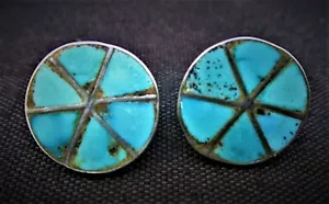 VINTAGE 1940'S PAIR OF TURQUOISE - STERLING ZUNI WAGON WHEEL SCREW EARRINGS - Picture 1 of 4