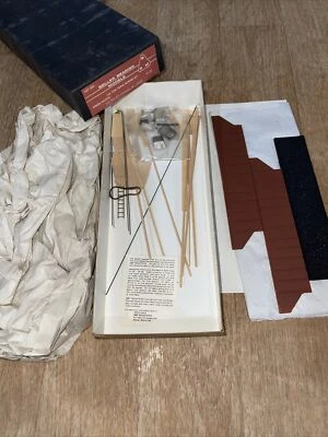 HO ROLLER BEARING MODELS KIT 100 Ton Triple Hopper Union Pacific - Image 1 of 4